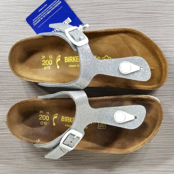 Birkenstock Girls' Gizeh Sandal, Silver Sparkle, Little Kid Size 13 US / 31 - Picture 6 of 7